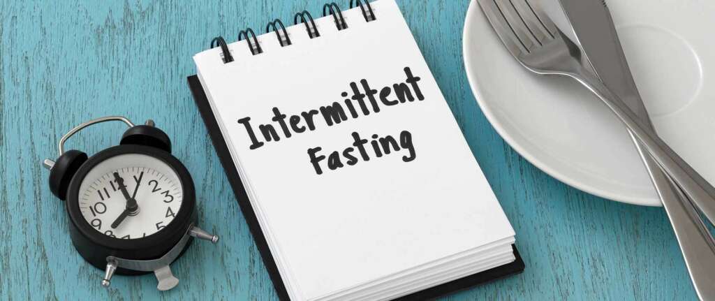 Discover the health benefits of intermittent fasting, including weight loss and better metabolism.