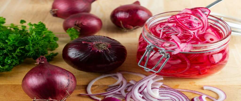 Sirke Wale Pyaz - Step-by-Step Recipe with Tangy Pickled Onions